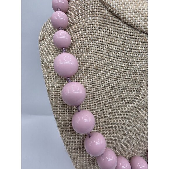 Vtg Les Bernard Inc Necklace Lt Pink‎ Graduated Lucite Beads knotted 18 Inches - Picture 2 of 9